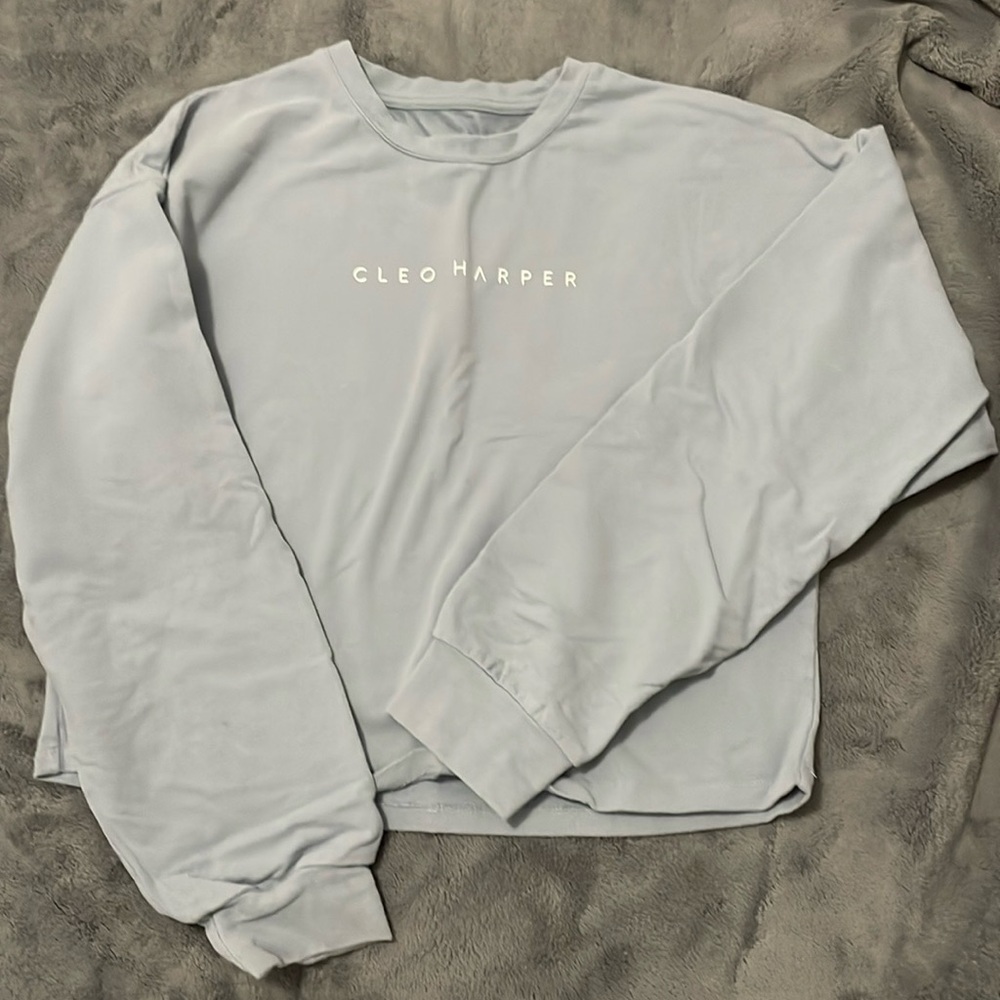 Cleo Harper Crop long sleeve top.